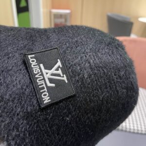 LV hat (534) 3560385