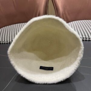 LV hat (544) 3560388