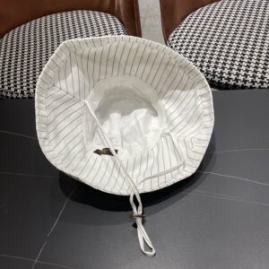 LV hat (594) 3577904