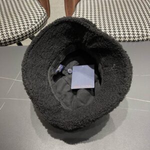 LV hat (749) 3560414