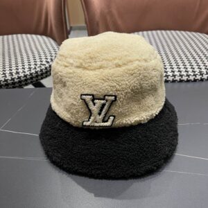 LV hat (757) 3560418