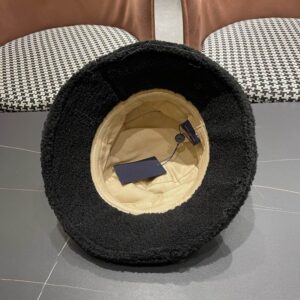 LV hat (769) 3560424