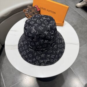 LV hat (94) 3577899
