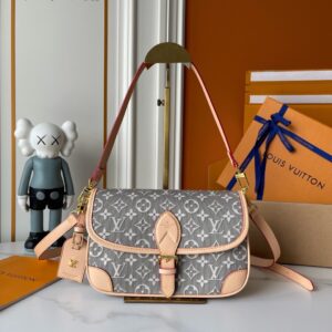 New Collection LV Bag 2819